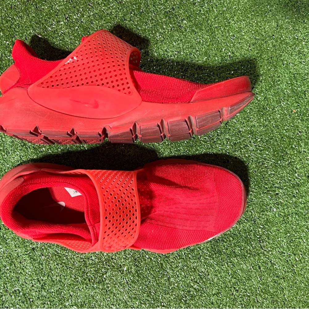 Nike Red Darts